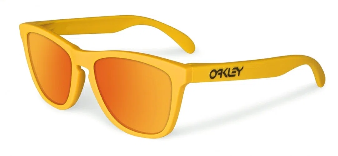 Oakley Frogskins 9013 Sunglasses - Crystal Clear - view 44